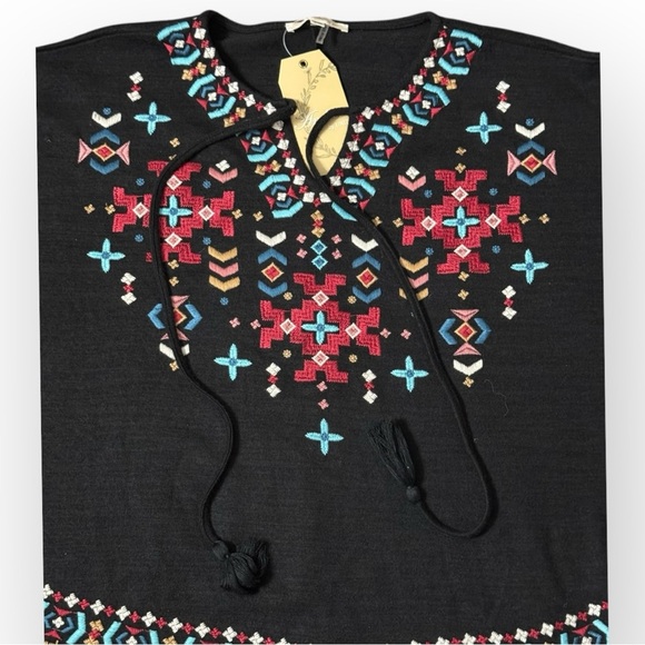 Andree By Unit Aztec Poncho Shawl Women's Size S/M - NWT - Picture 3 of 4